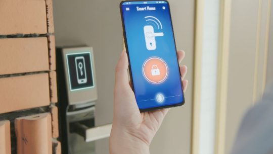 Hunian dengan Teknologi Smart Home